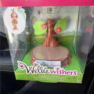American Girl WellieWishers Doll Stand with Green and Brown Design
